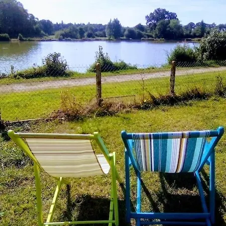 Cottage Chaleureux Face A L'Etang Précy Exterior foto