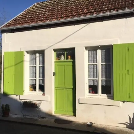 Cottage Chaleureux Face A L'Etang Précy Exterior foto
